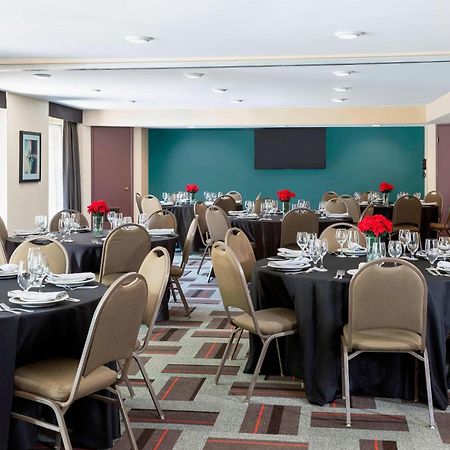 โฟร์ พอยต์ บาย เชอราตัน บัฟฟาโล โกรฟ Hotel Buffalo Grove ภายนอก รูปภาพ