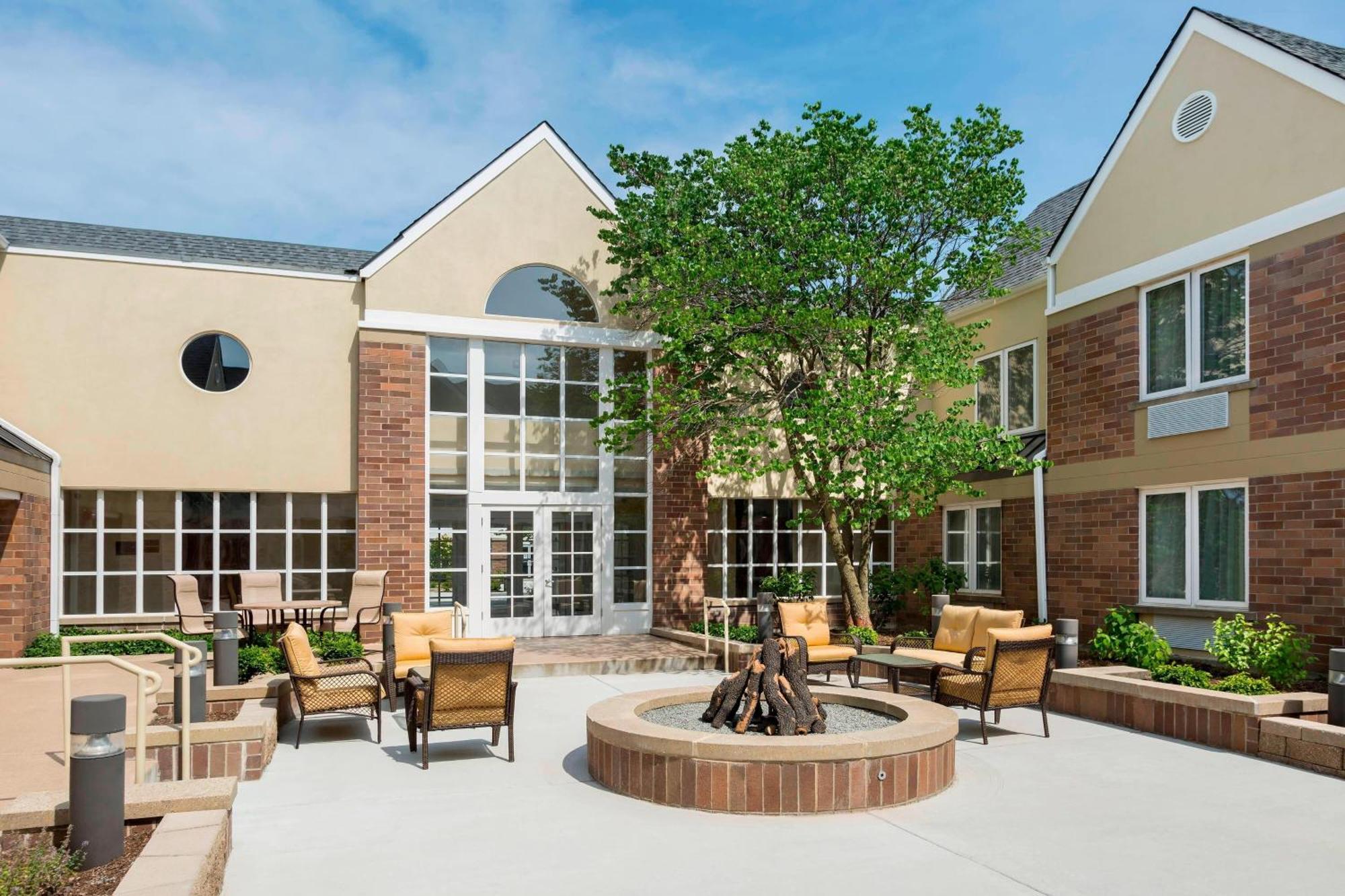 โฟร์ พอยต์ บาย เชอราตัน บัฟฟาโล โกรฟ Hotel Buffalo Grove ภายนอก รูปภาพ